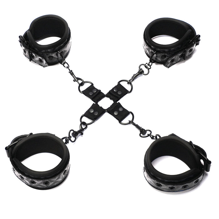 Diamond Deluxe Hogtie in Black