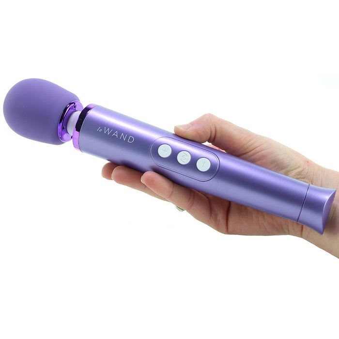 Le Wand Petite Massager in Violet