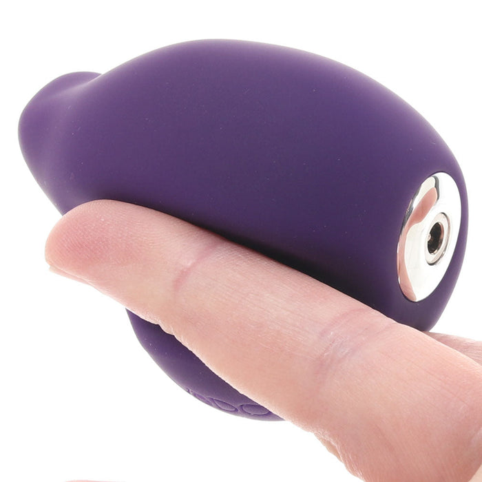 Yumi Rechargeable Finger Vibe in The Deep Purple